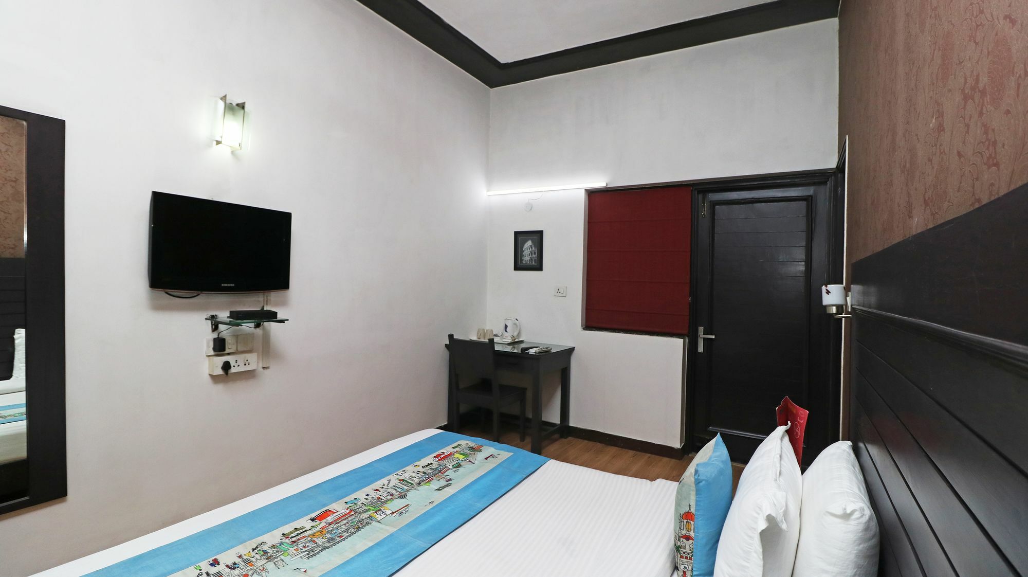 Hotel Chalet Нью-Дели Экстерьер фото