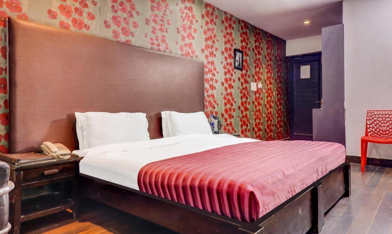 Hotel Chalet Нью-Дели Экстерьер фото